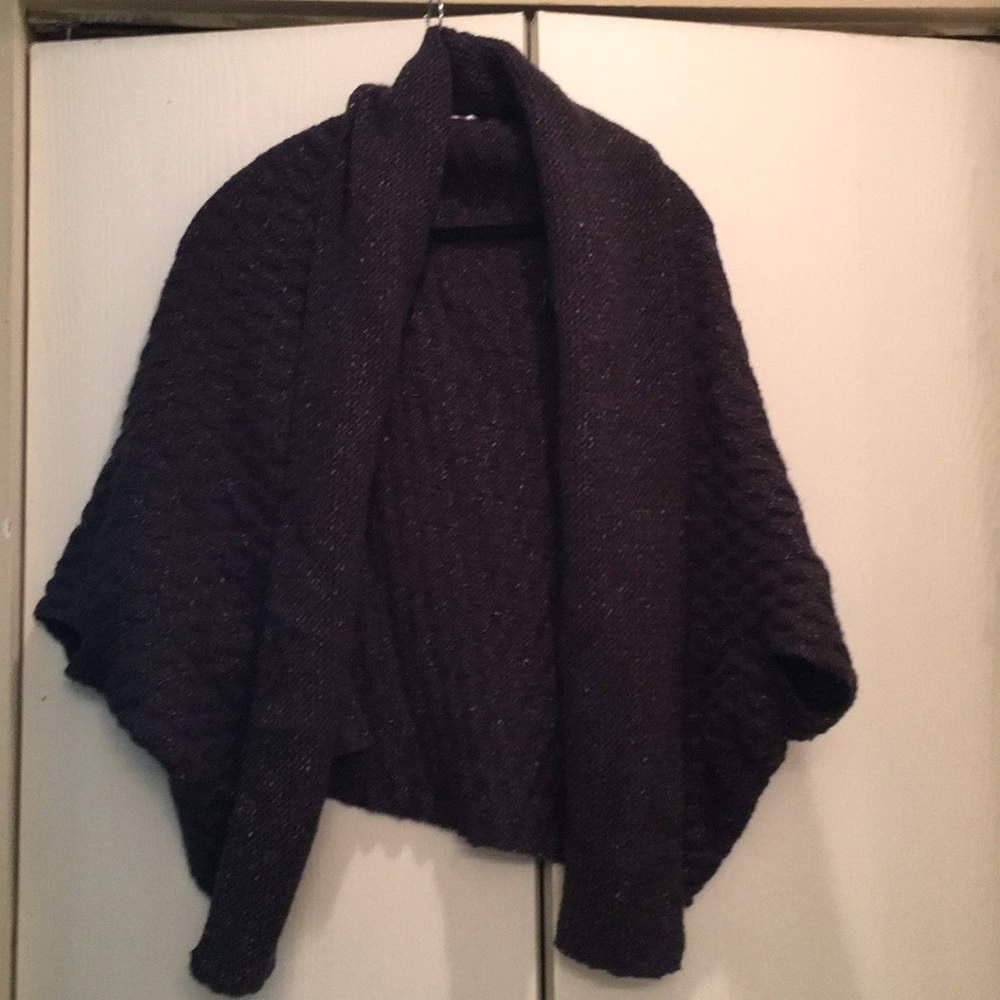 Grey shrug